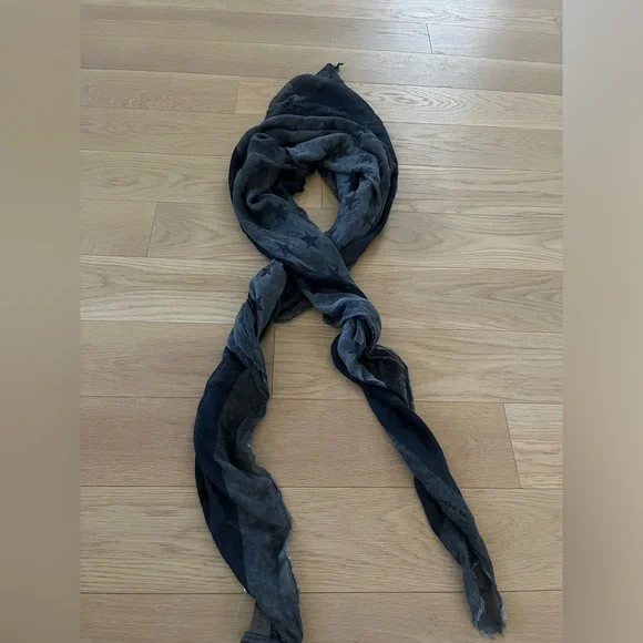 John Varvatos Stars and Stripes American Flag scarf.